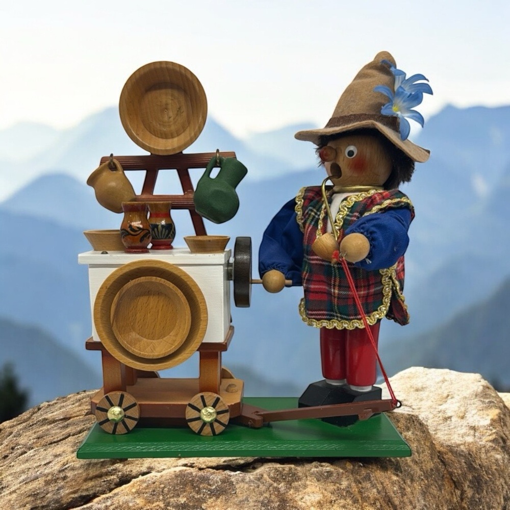 VTG Steinbach Volkskunst SMOKER German Musical Food Pottery Peddler Nutcracker